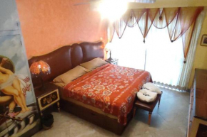 Incredible luxury apt. with Jacuzzi at Americana